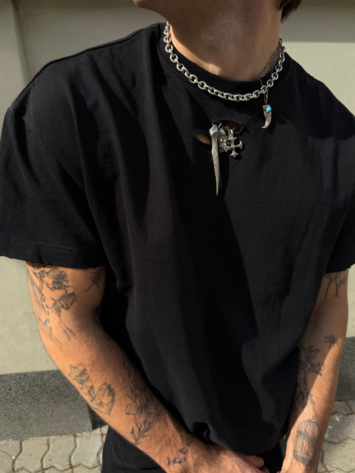 AGED SIGNET TEE — 3
