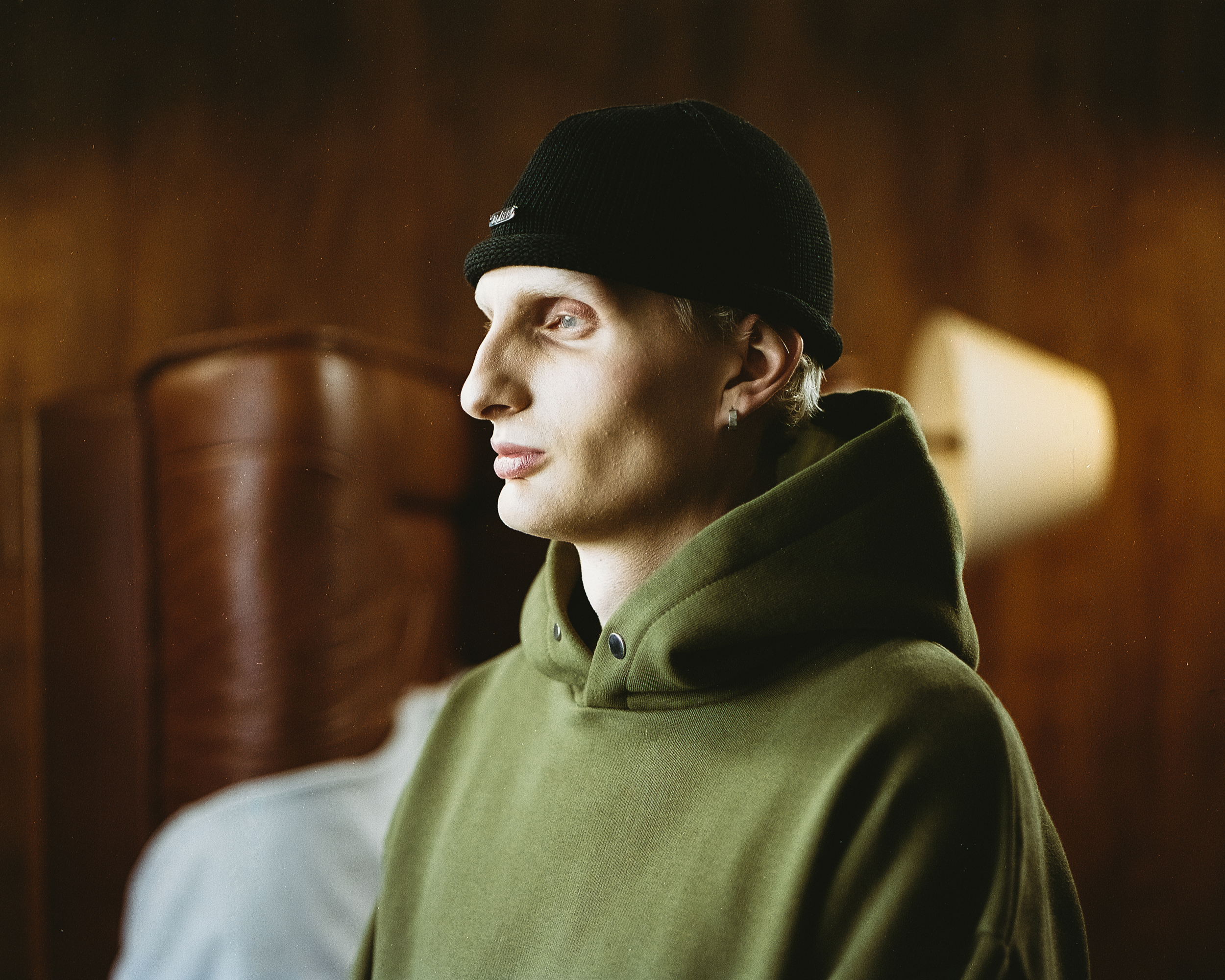 TRIMMED WOVEN BEANIE Image 4