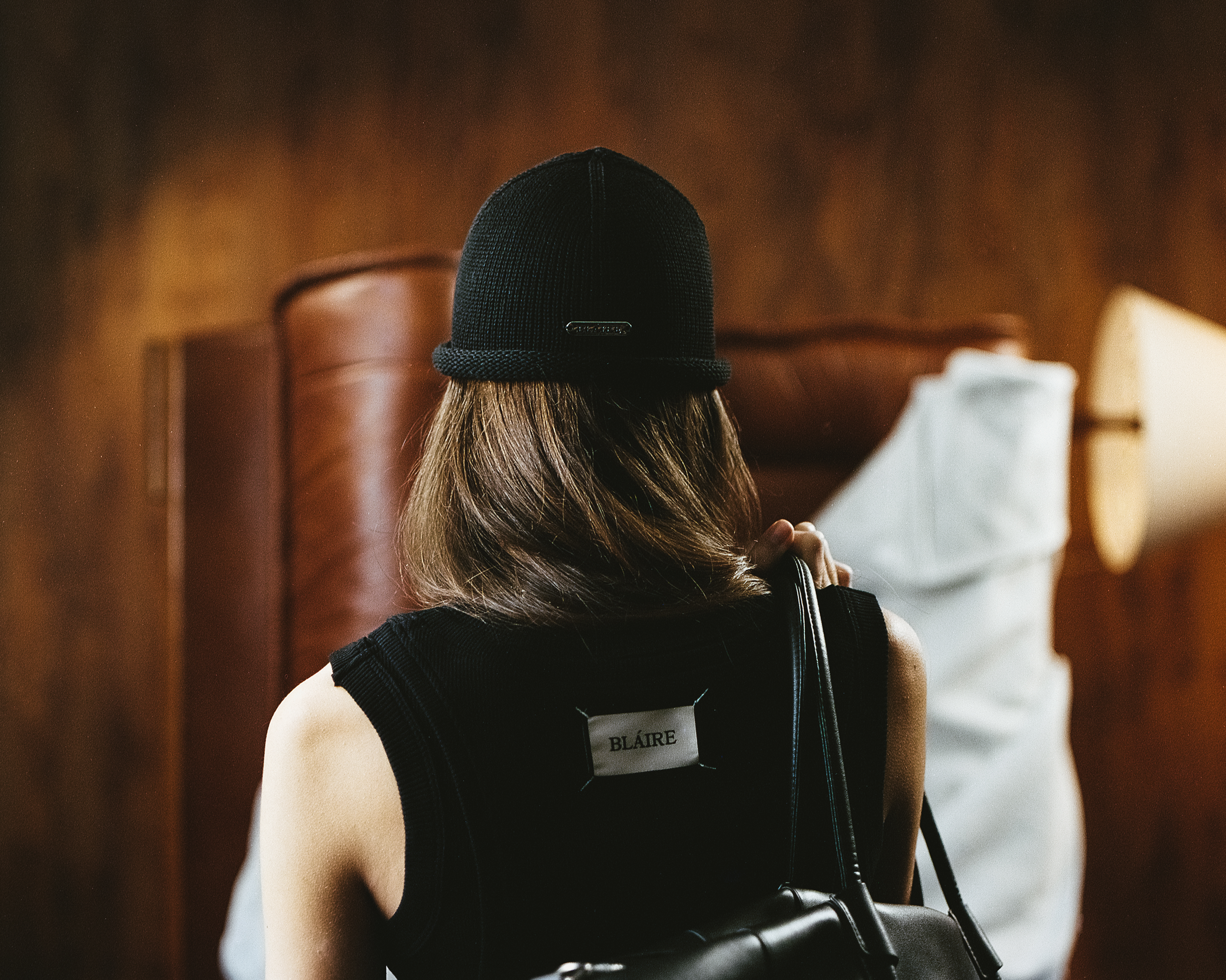 TRIMMED WOVEN BEANIE Image 5