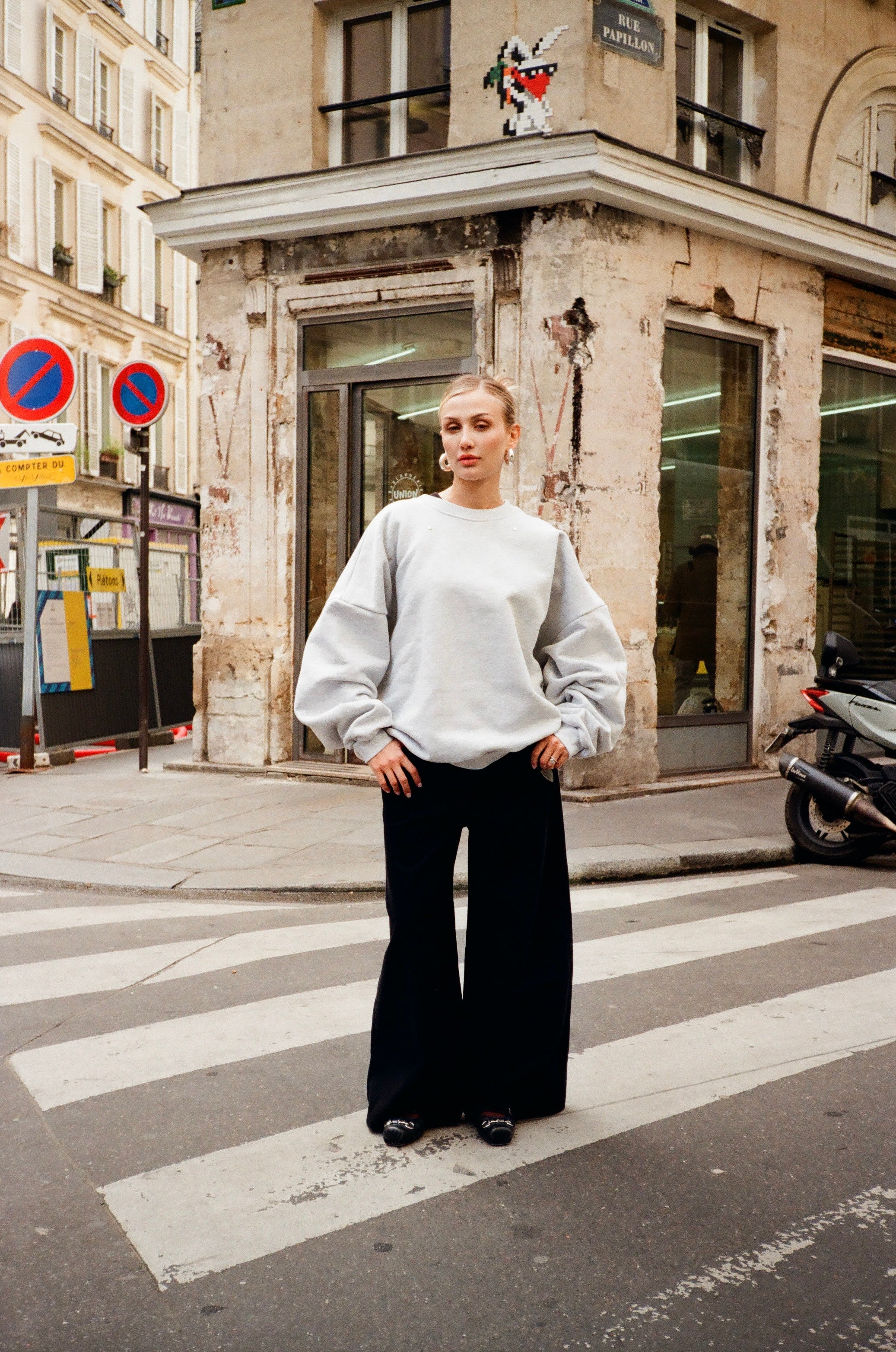 EVERGREEN LOOSE METAL RIVET CREWNECK Image 4