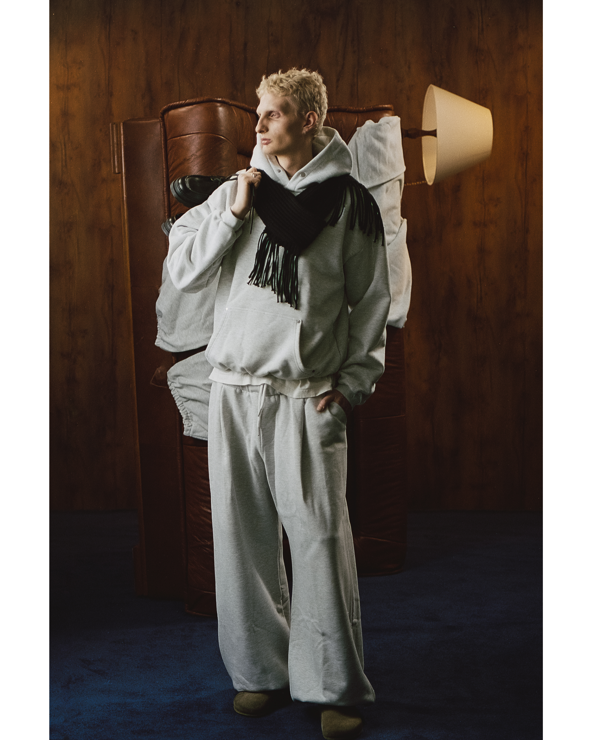 EVERGREEN METAL RIVET HOODIE Image 5